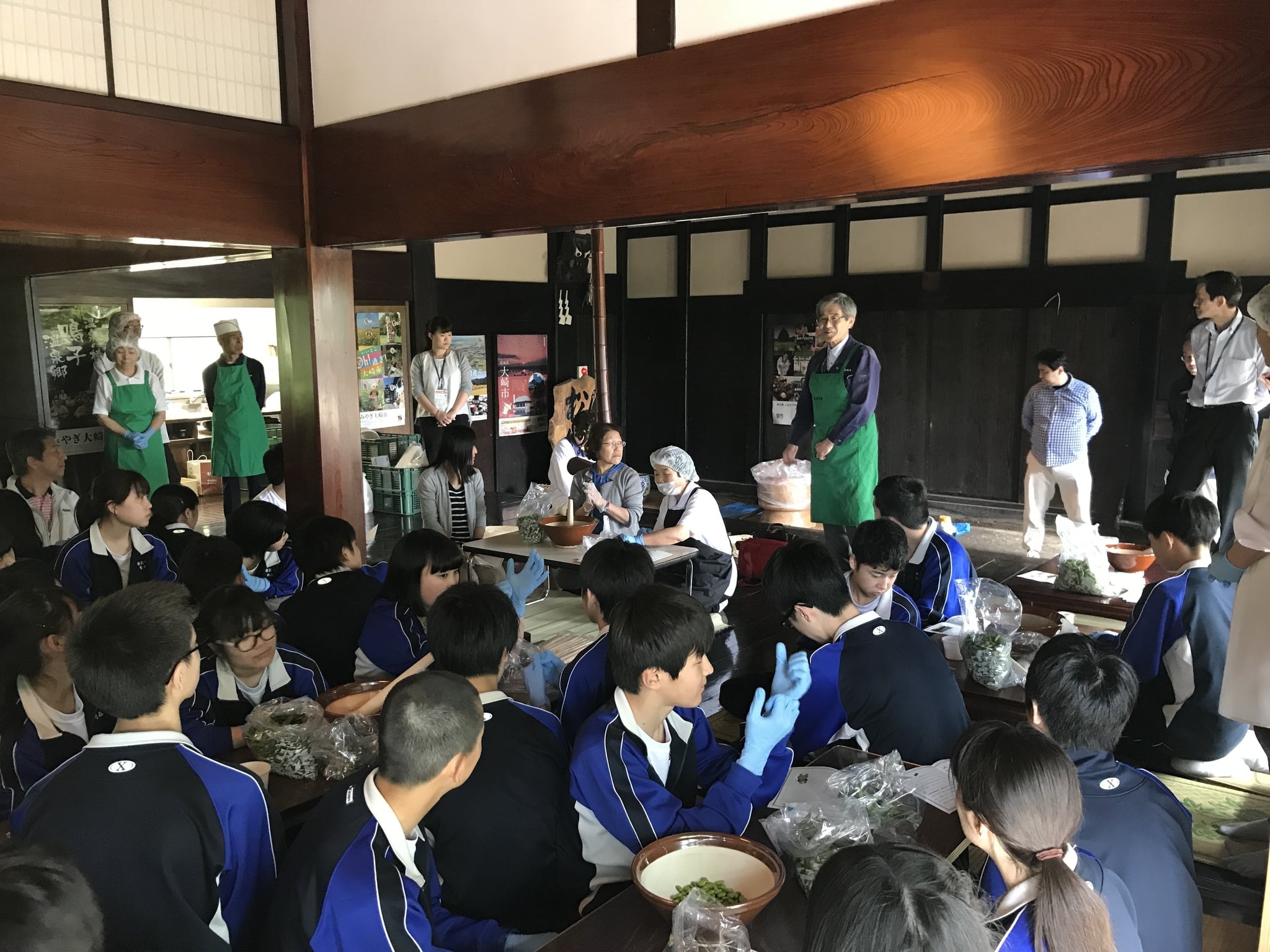 ずんだ餅手作り体験の様子