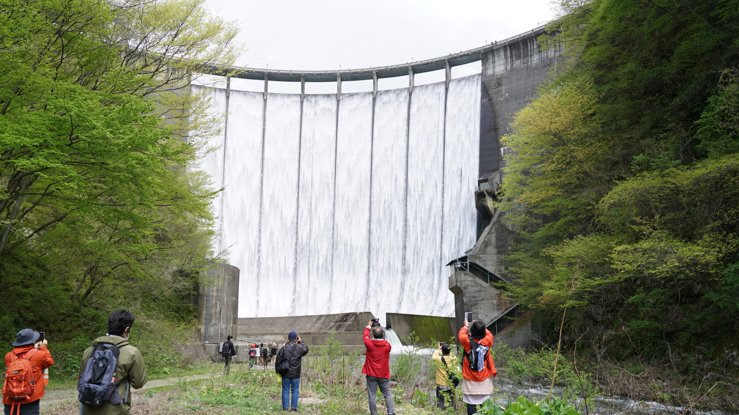 鳴子ダム 昼間の様子
