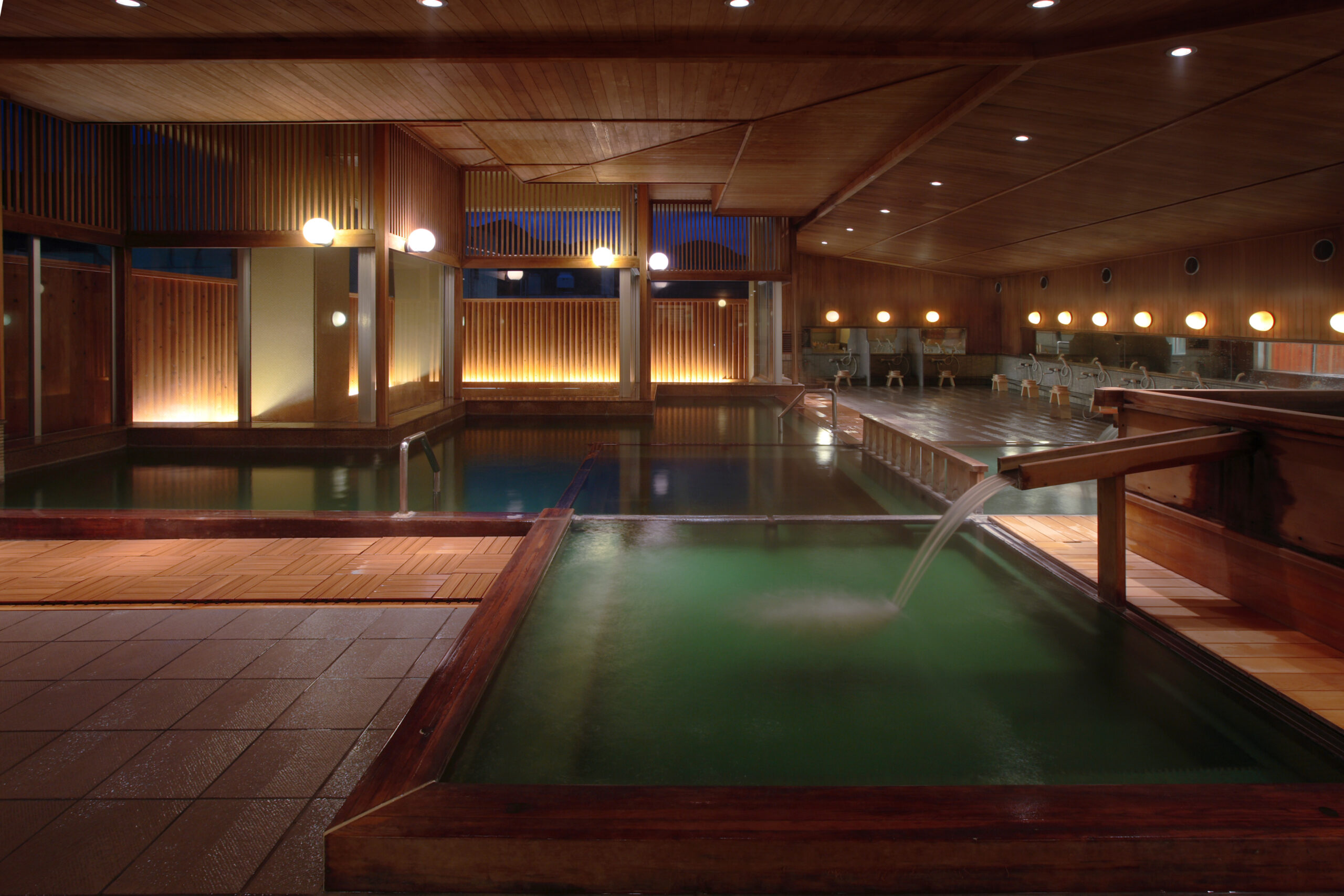 鳴子ホテル 外観・浴場